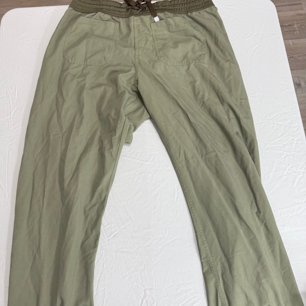 Figs women's Desert Sage/Bone Reversible- Straight Leg Scrub Pants - 2XL